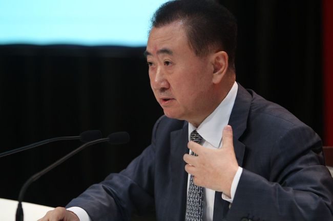 坐在枕头上面怎么晃图片