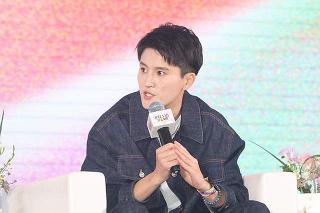 调教女警小说